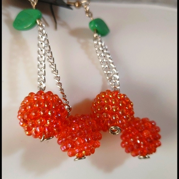 HipStarArt Hand crafted Cherry chain stem vintage bead repurposed earrings - Picture 3 of 3